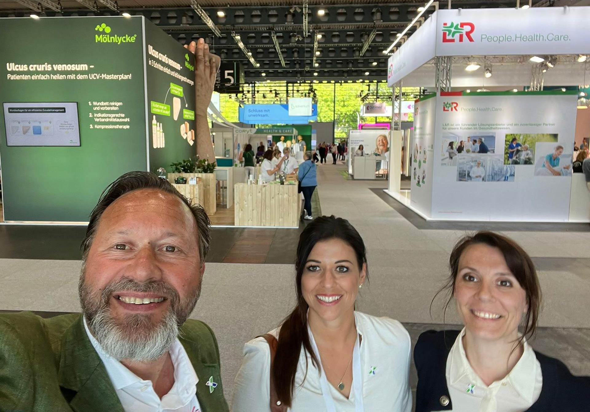 Till Wasner und Sabine Will von apraxon und Christina Ries von IT-Labs